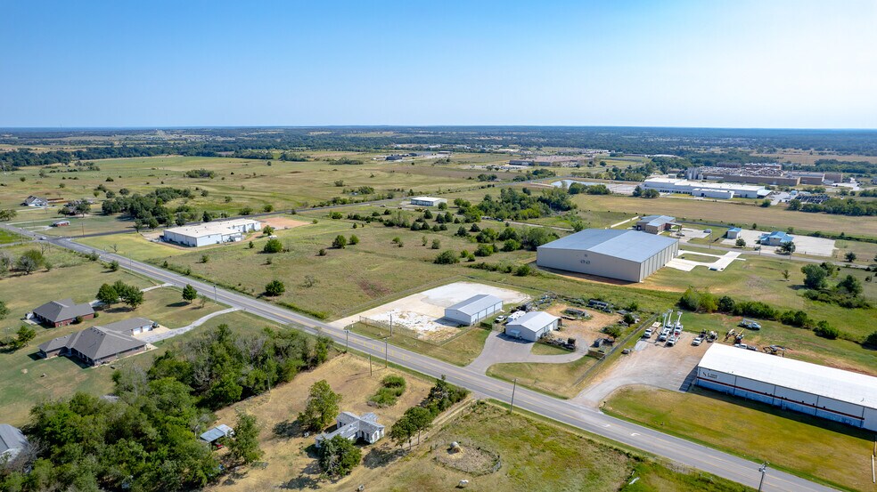 More Photos Of 7811 Kickapoo Ave, Shawnee Warehouse For Lease
