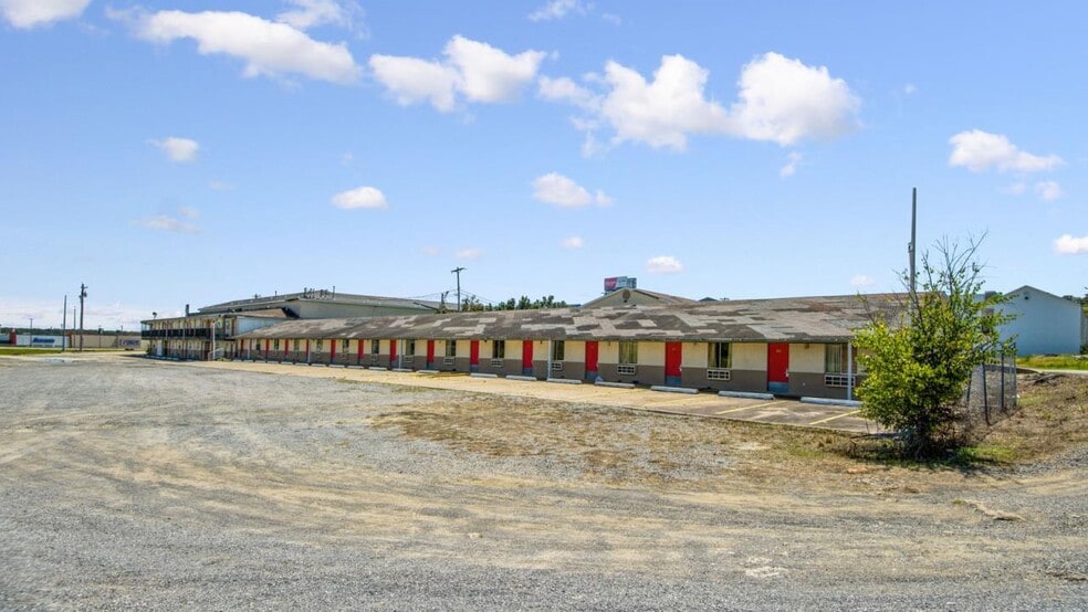 More Photos Of 419 S George Nigh Expy, Mcalester Hotel For Sale