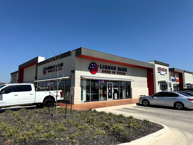 More Photos Of 4420 University Blvd, Round Rock Freestanding For Lease