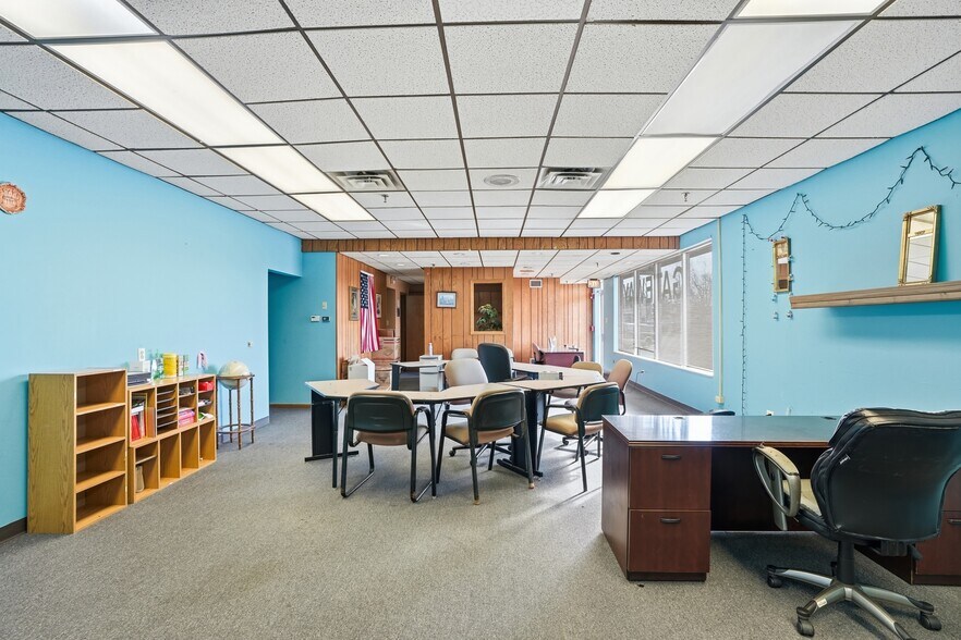 More Photos Of 17704-17718 Oak Park Ave, Tinley Park Office For Sale