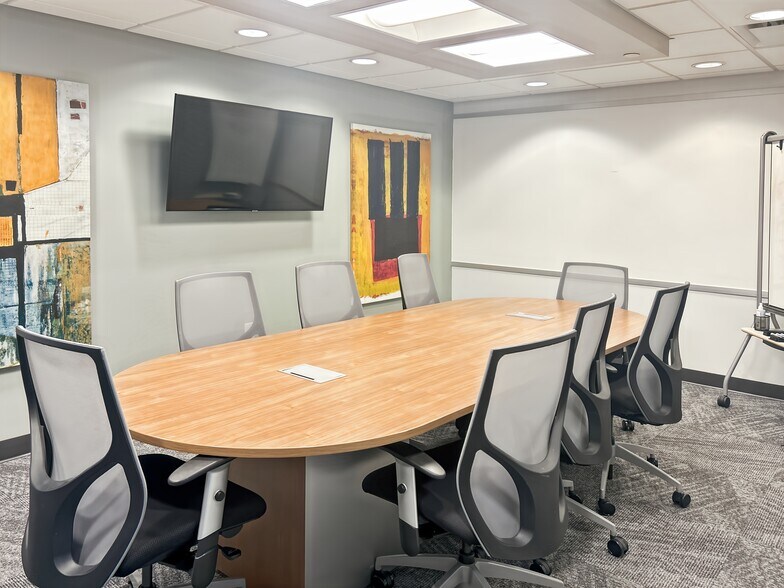 More Photos Of 139-159 Crocker Park Blvd, Westlake Coworking Space