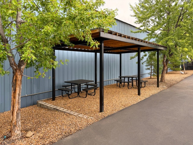 More Photos Of 1305-1309 SE Armour Rd, Bend Warehouse For Lease