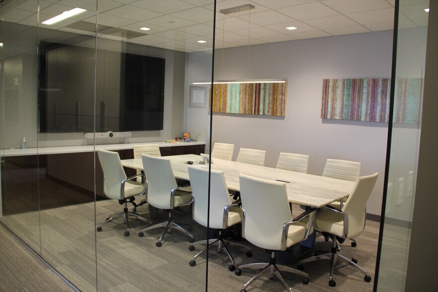 More Photos Of 100 N Tampa St, Tampa Office For Lease