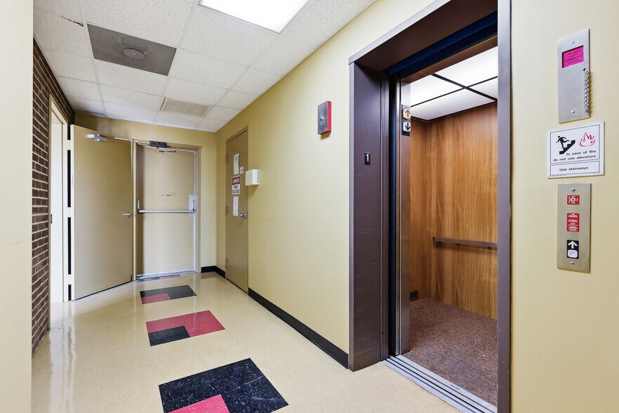 More Photos Of 1221 S Willow Ave, Cookeville Office Residential For Lease