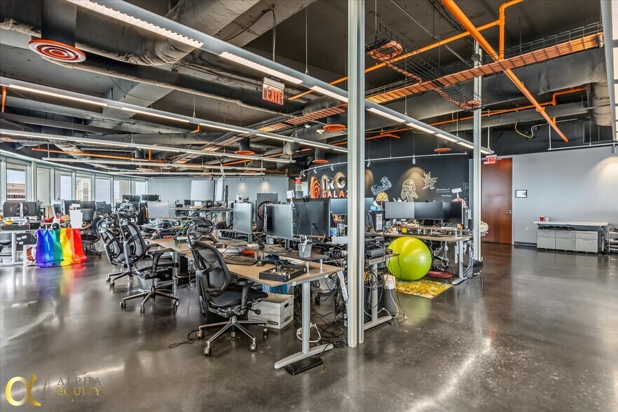 More Photos Of 189 S Orange Ave, Orlando Office Residential For Sale