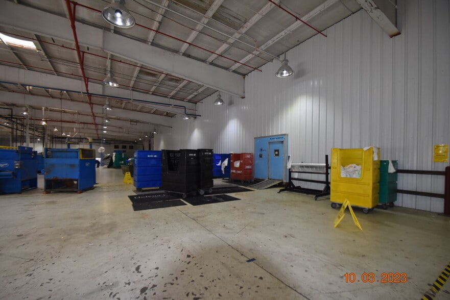 More Photos Of 956 N Broadway St, Greenville Distribution For Sale