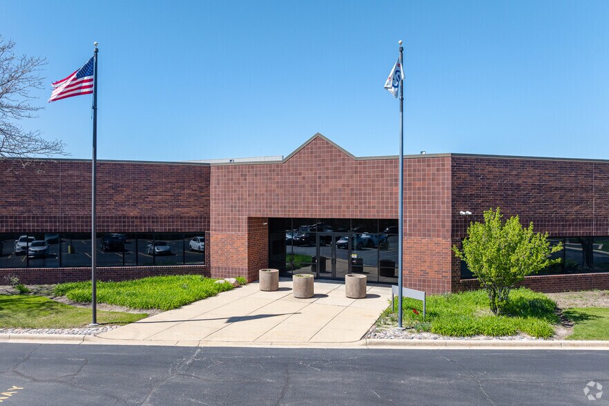 More Photos Of 852 Feehanville Dr, Mount Prospect Light Distribution For Sale