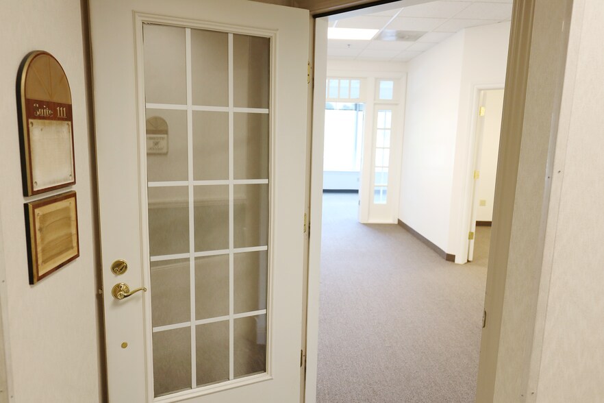 More Photos Of 50 Pearl Rd, Brunswick Office For Lease