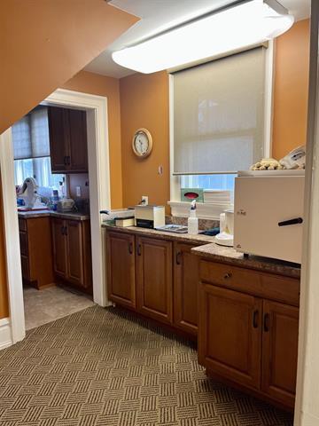 More Photos Of 6400 E Pea Ridge Rd, Huntington Medical For Lease