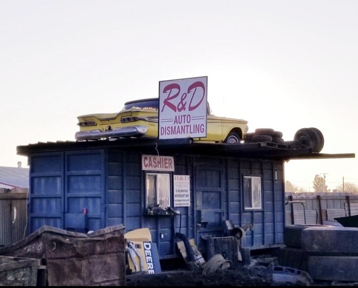 More Photos Of 3615 S K St, Tulare Recycling Center For Sale