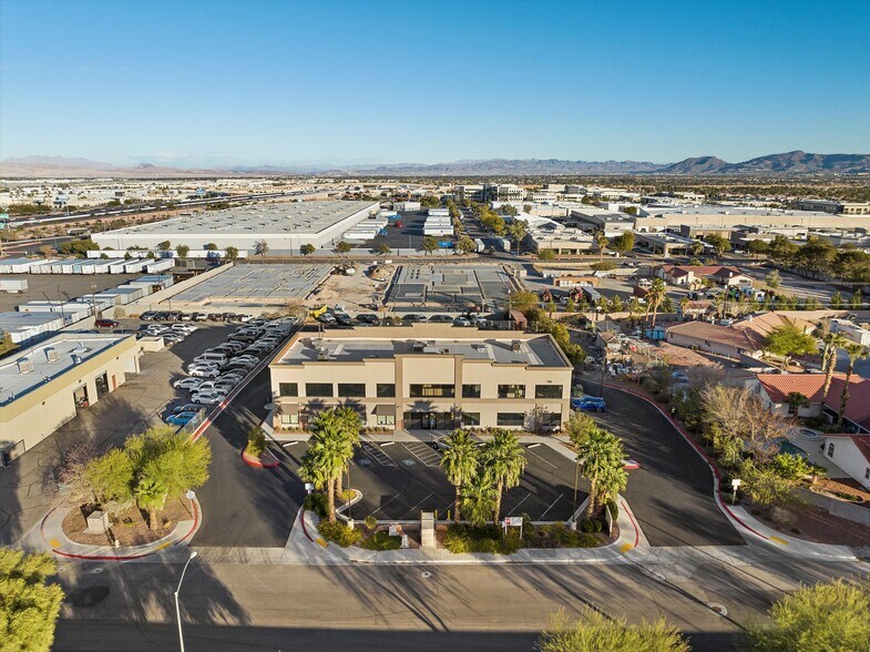 More Photos Of 7080 La Cienega St, Las Vegas Office For Sale