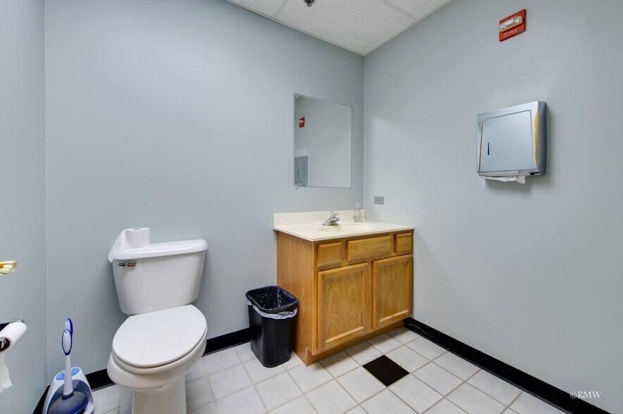 More Photos Of 1015 S Route 83, Elmhurst Coworking Space