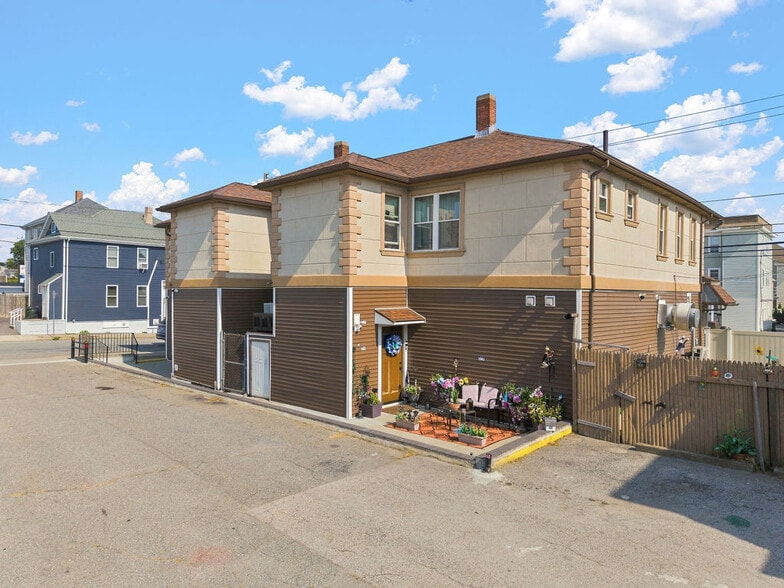 More Photos Of 491 Brayton Ave, Fall River Apartments For Sale