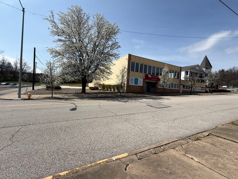 More Photos Of 630 Market St, Steubenville Office For Sale
