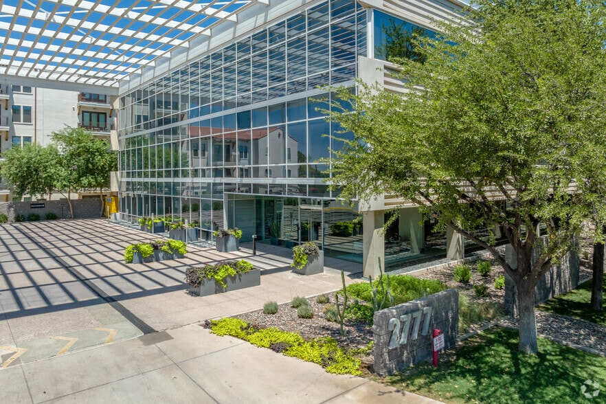 More Photos Of 2777 E Camelback Rd, Phoenix Office For Lease