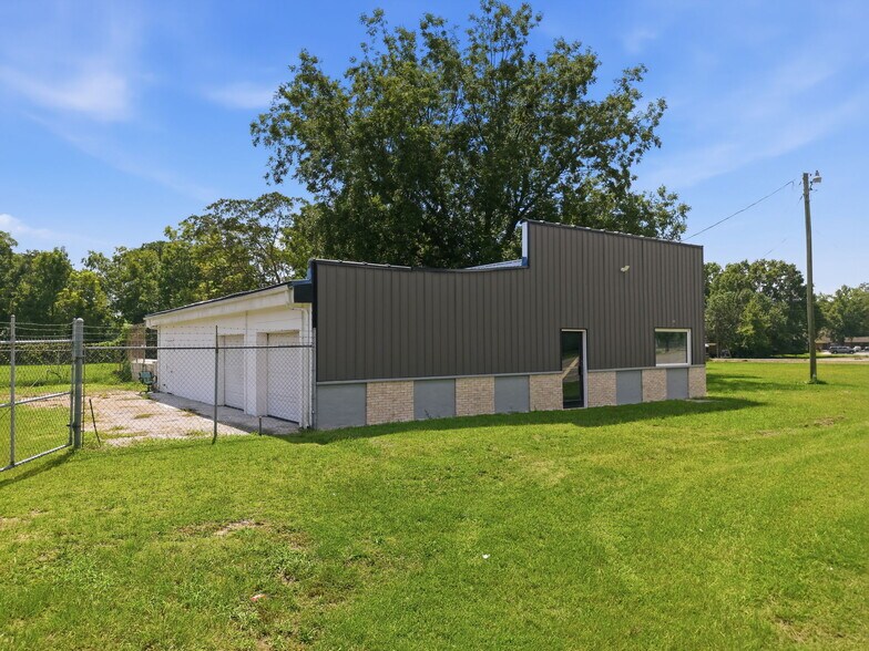 More Photos Of 591 US Highway 64 W, Plymouth Flex For Sale