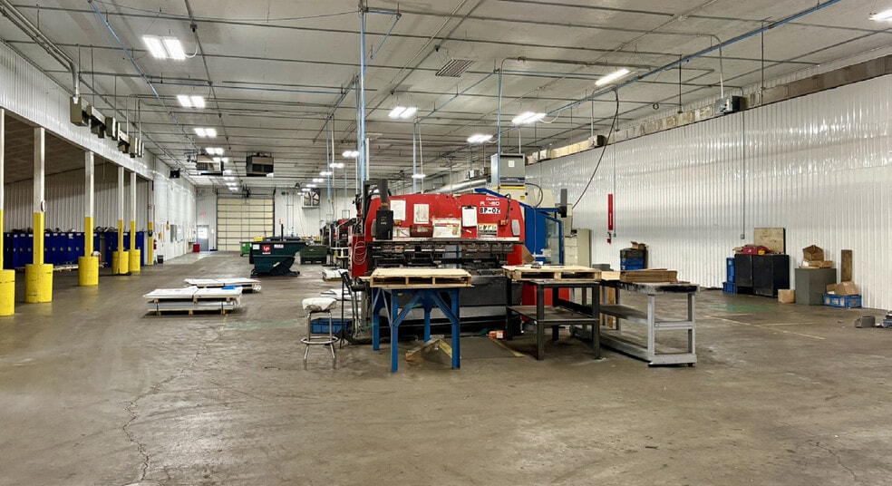More Photos Of 2660 Lawrence St, Stevensville Manufacturing For Sale