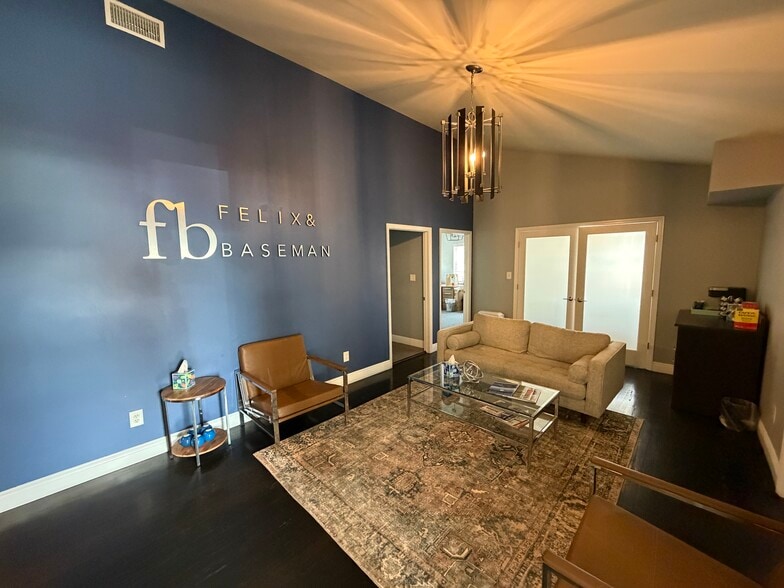 More Photos Of 3714 W Horatio St, Tampa Office For Sale