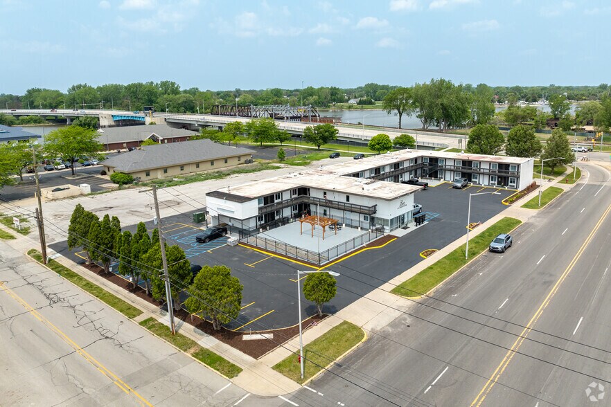 More Photos Of 1305 Washington Ave, Bay City Apartments For Sale