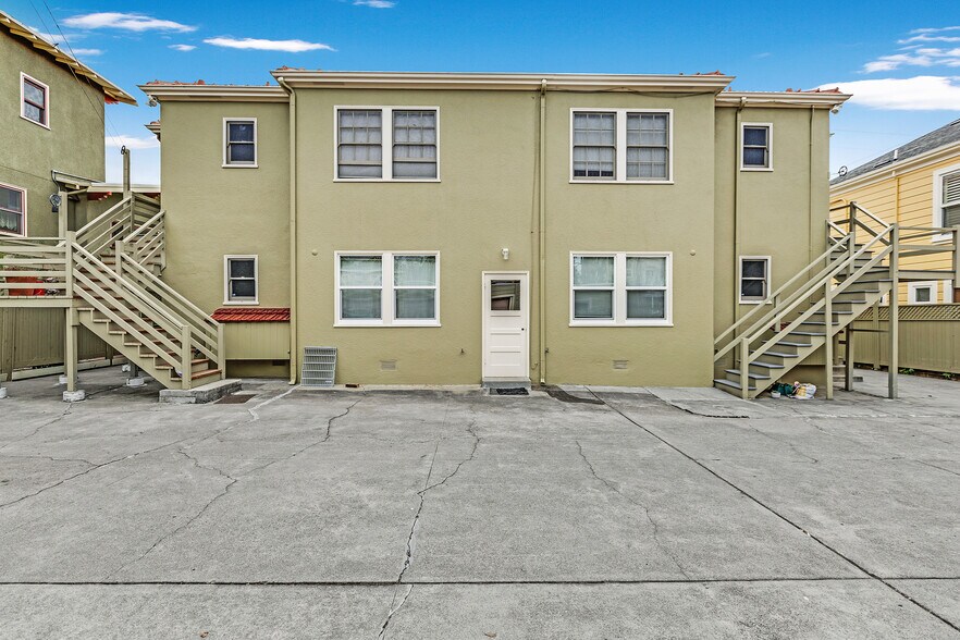 More Photos Of 476 42nd St, Oakland Apartments For Sale