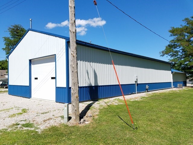 More Photos Of 232 Main St, Otho Storefront For Sale