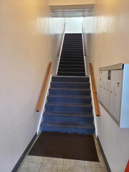 More Photos Of 7109 Woodlawn Ave NE, Seattle Storefront Retail Office For Lease