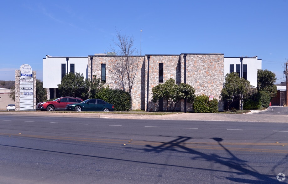 More Photos Of 12002 Warfield St, San Antonio Loft Creative Space For Lease