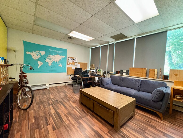 More Photos Of 461 Princess St, Kingston Storefront Retail Residential For Lease