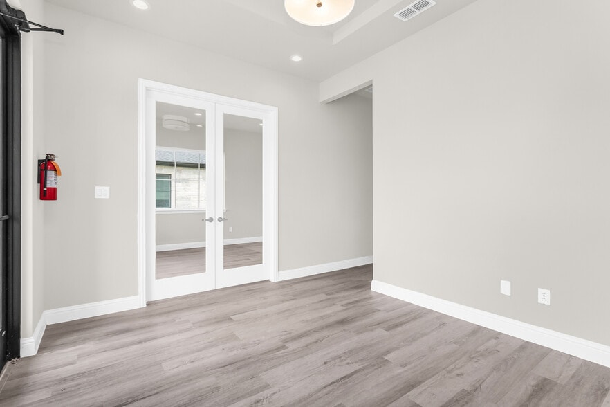 More Photos Of 6000 Alma Rd, McKinney Office For Lease
