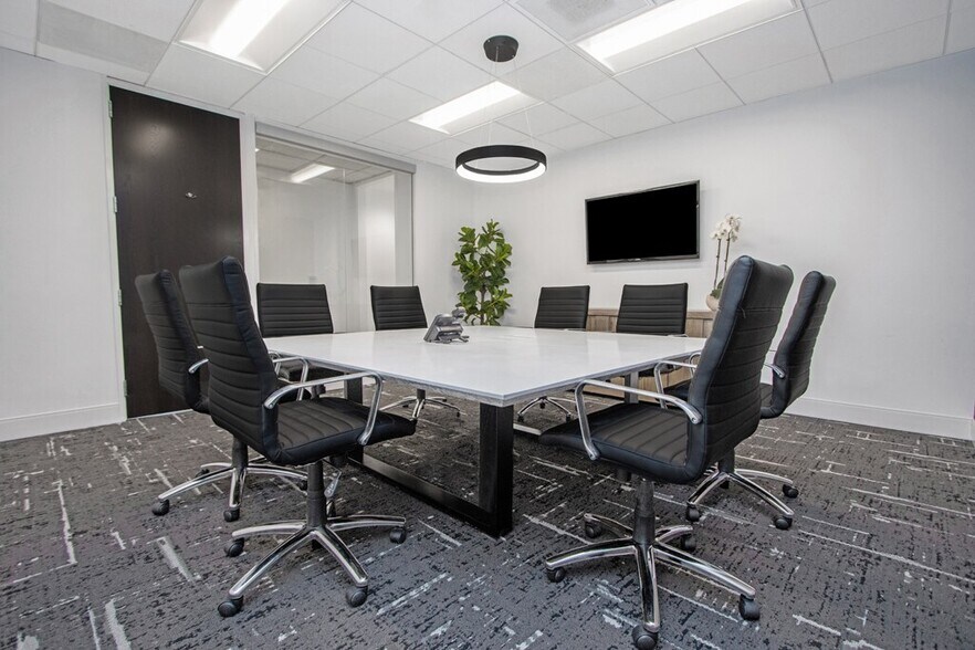 More Photos Of 620 Newport Center Dr, Newport Beach Coworking Space