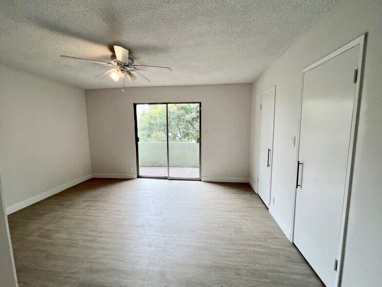 More Photos Of 726 N Alfred St, West Hollywood Apartments For Sale
