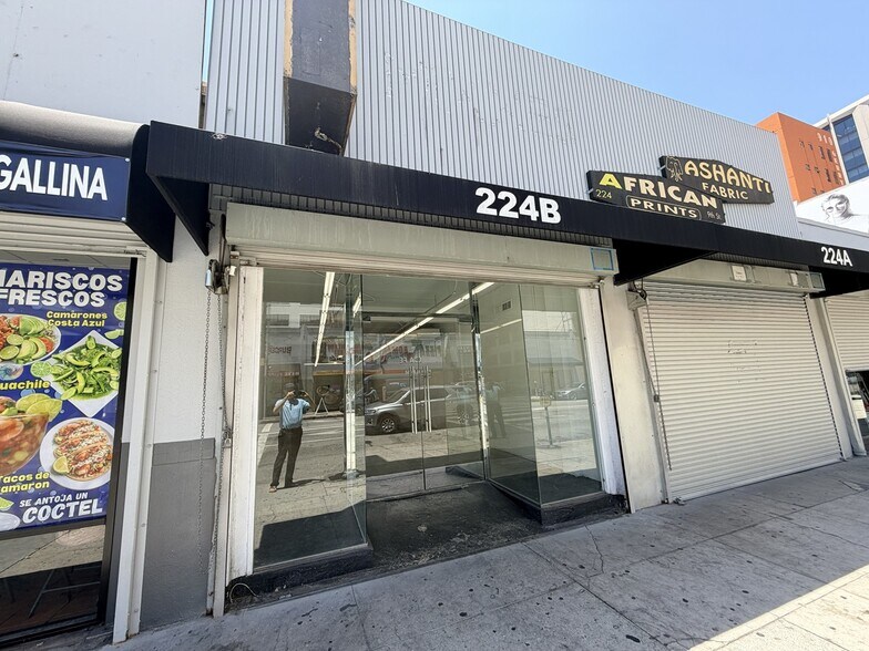 More Photos Of 214-226 E 9th St, Los Angeles Storefront For Lease