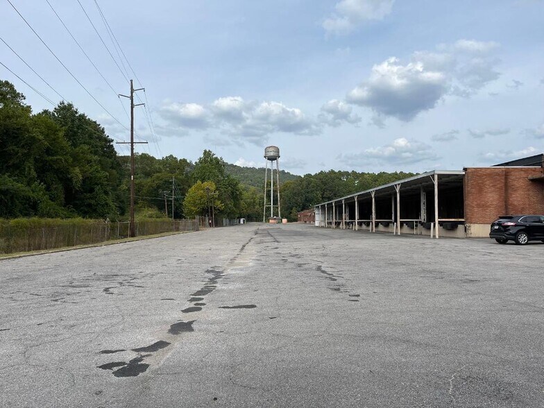More Photos Of 601 Tuscaloosa Ave, Gadsden Warehouse For Lease