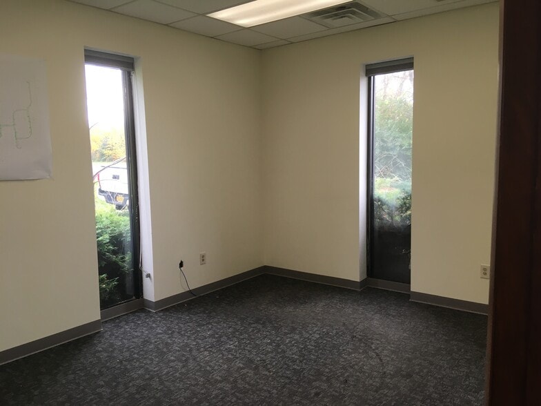 More Photos Of 6647 Old Thompson Rd, Syracuse Warehouse For Lease