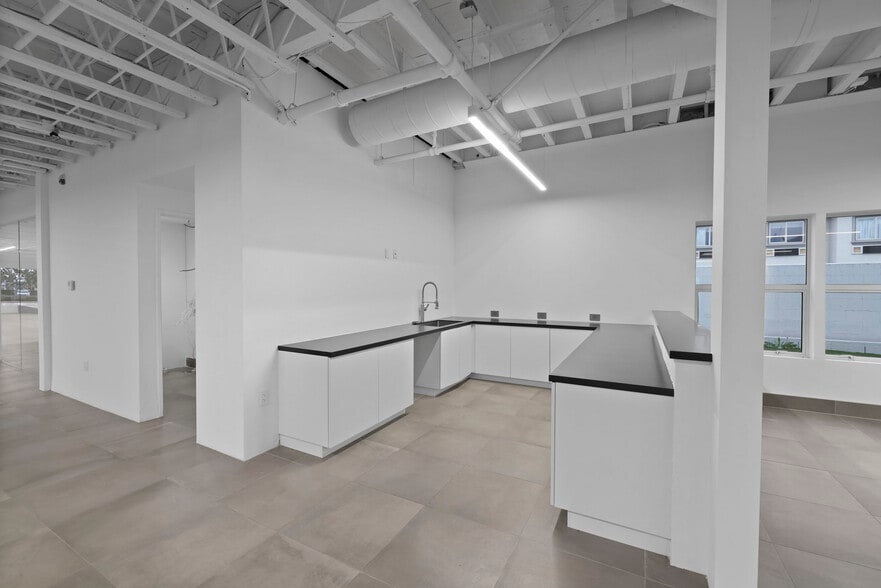 More Photos Of 2244 W Coast Hwy, Newport Beach Office For Lease