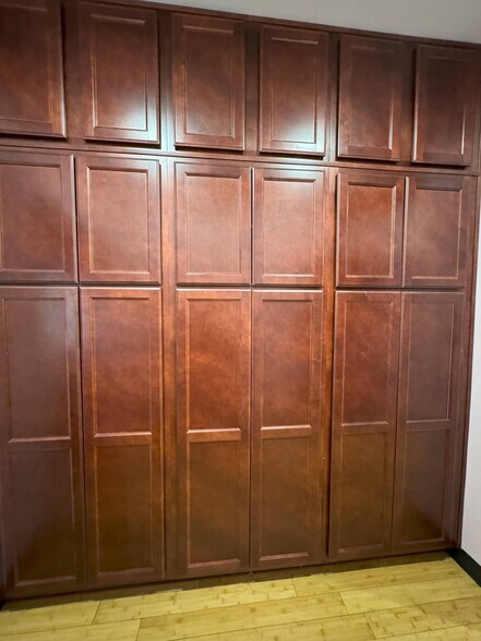 More Photos Of 192 W Campground Rd, McDonough Office For Lease