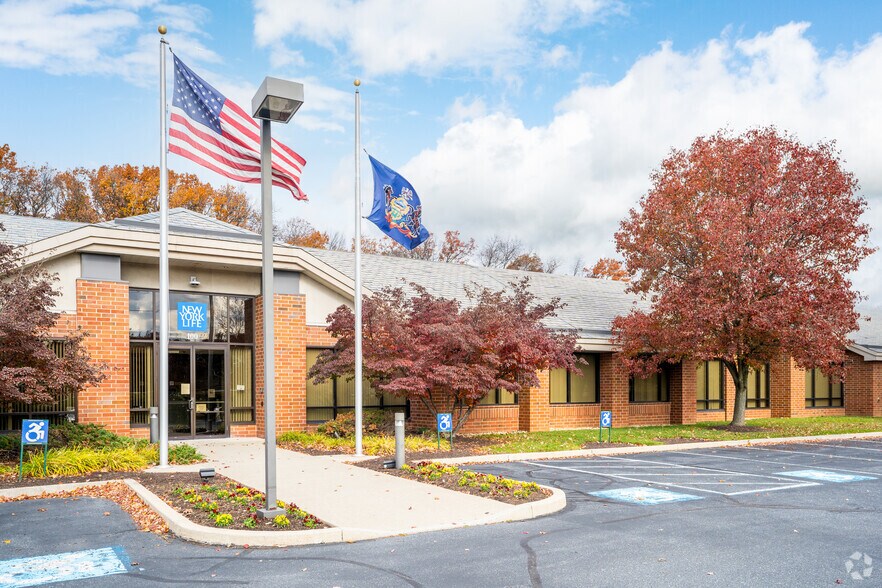 Primary Photo Of 1455 Valley Center Pky, Bethlehem Office For Lease