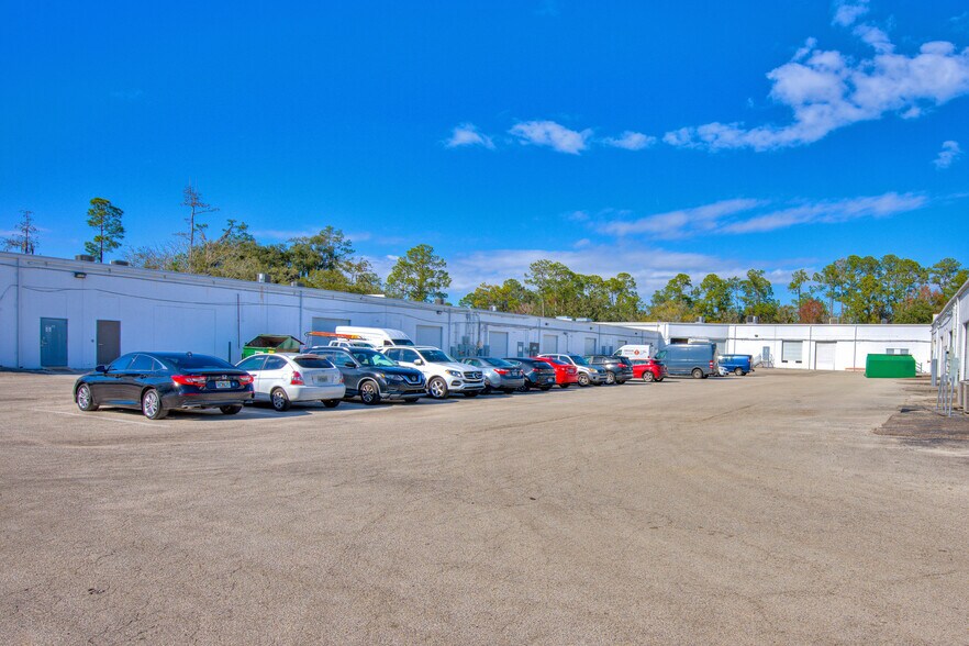 More Photos Of 8535 Baymeadows Rd, Jacksonville Unknown For Lease