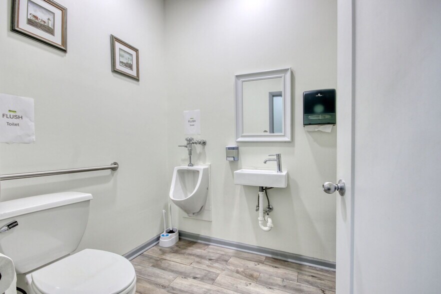 More Photos Of 604 Front St, Georgetown Office For Sale