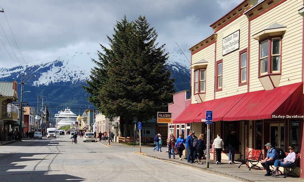 More Photos Of Broadway @ 300-304 7th Ave, Skagway Storefront Retail Residential For Sale
