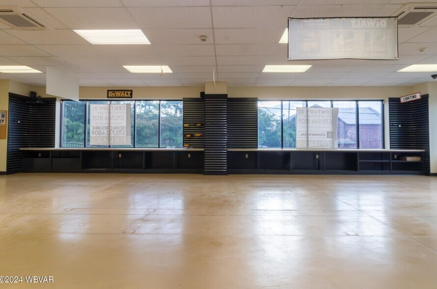 More Photos Of 6124 US Highway 15, Montgomery Warehouse For Lease