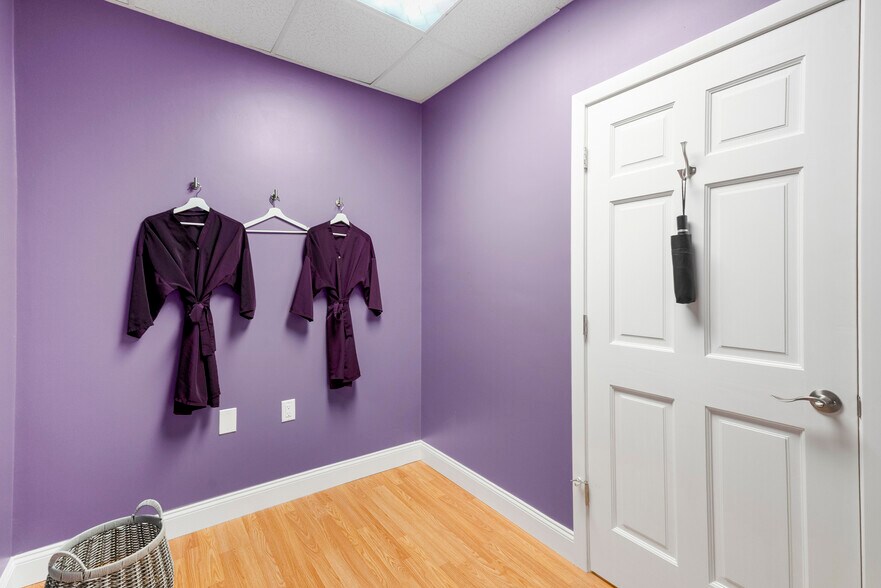 More Photos Of 984 Charles St, North Providence Office For Sale