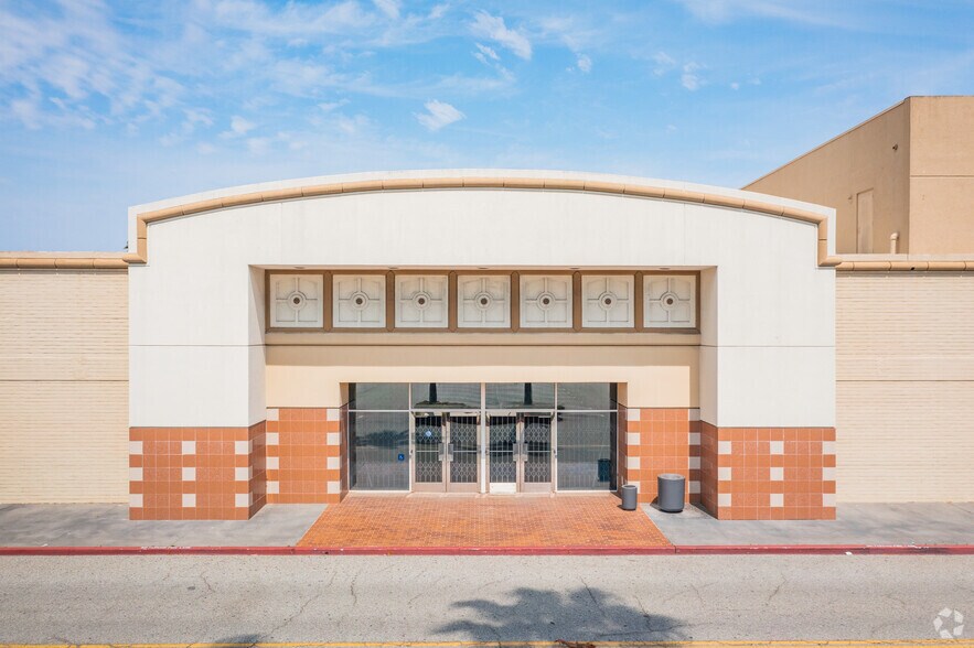 More Photos Of 21712 Hawthorne Blvd, Torrance General Retail For Lease