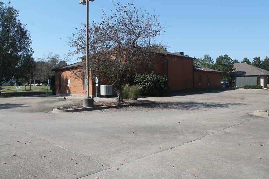 More Photos Of 1235 Cedar Ct, Carbondale Medical For Sale