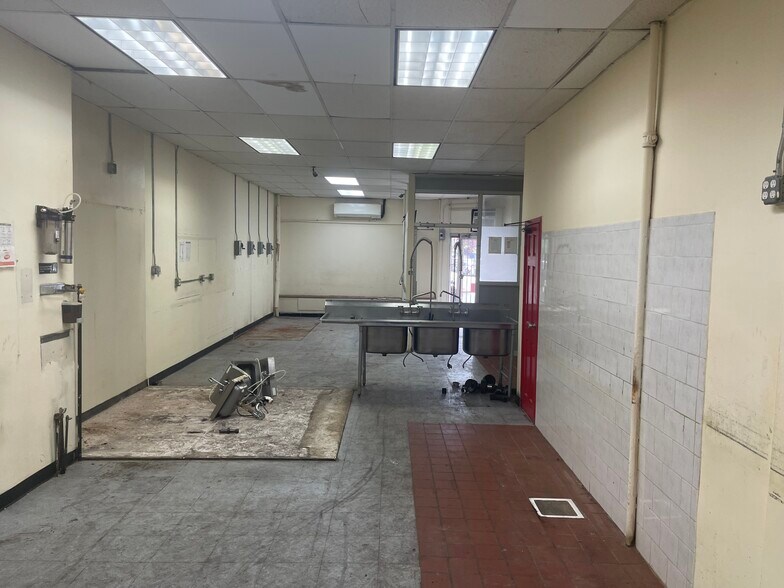 More Photos Of 41-10 29th St, Long Island City Storefront Retail Office For Lease