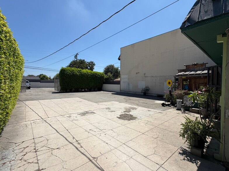 More Photos Of 480 S Rosemead Blvd, Pasadena Office For Sale