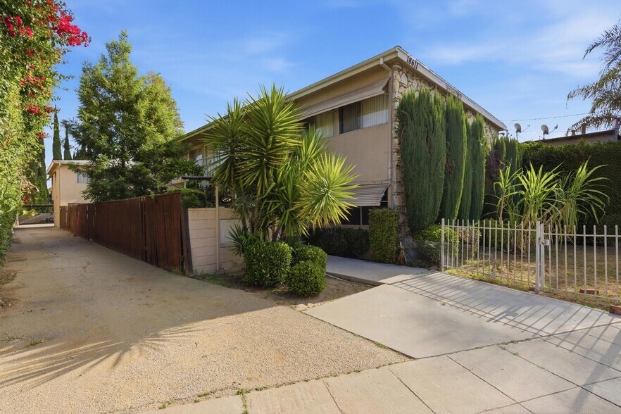 More Photos Of 18611 Clark St, Tarzana Apartments For Sale