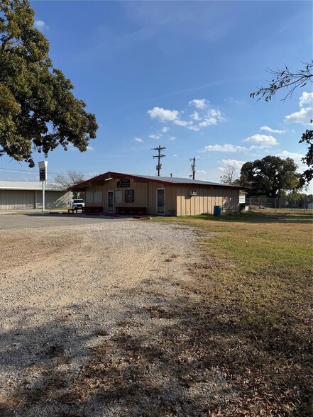 More Photos Of 1300 Liberty School Rd, Azle General Retail For Sale