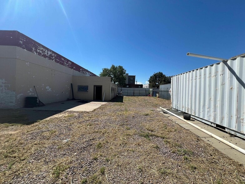 More Photos Of 11983 14th Ave, Aurora Industrial For Lease