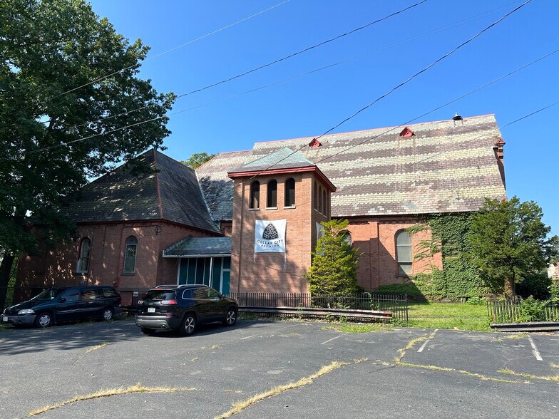 More Photos Of 560 Congress St, Troy Restaurant For Sale